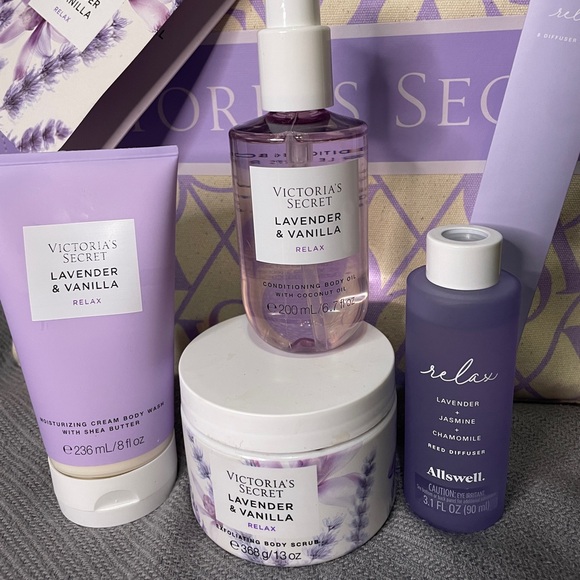 Victoria Secret Ritual Kit - Picture 2 of 4